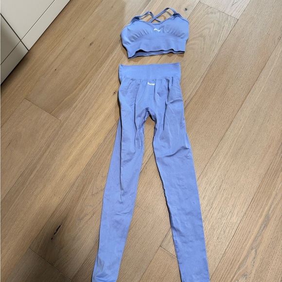 Bo+Tee Light blue Sports Bra and Leggings Set - Picture 2 of 5